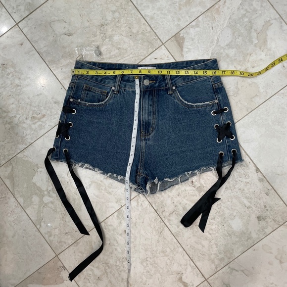 MITI BACI {XL} Jean Shorts Lace-Up Dark Wash NWT - Picture 2 of 9
